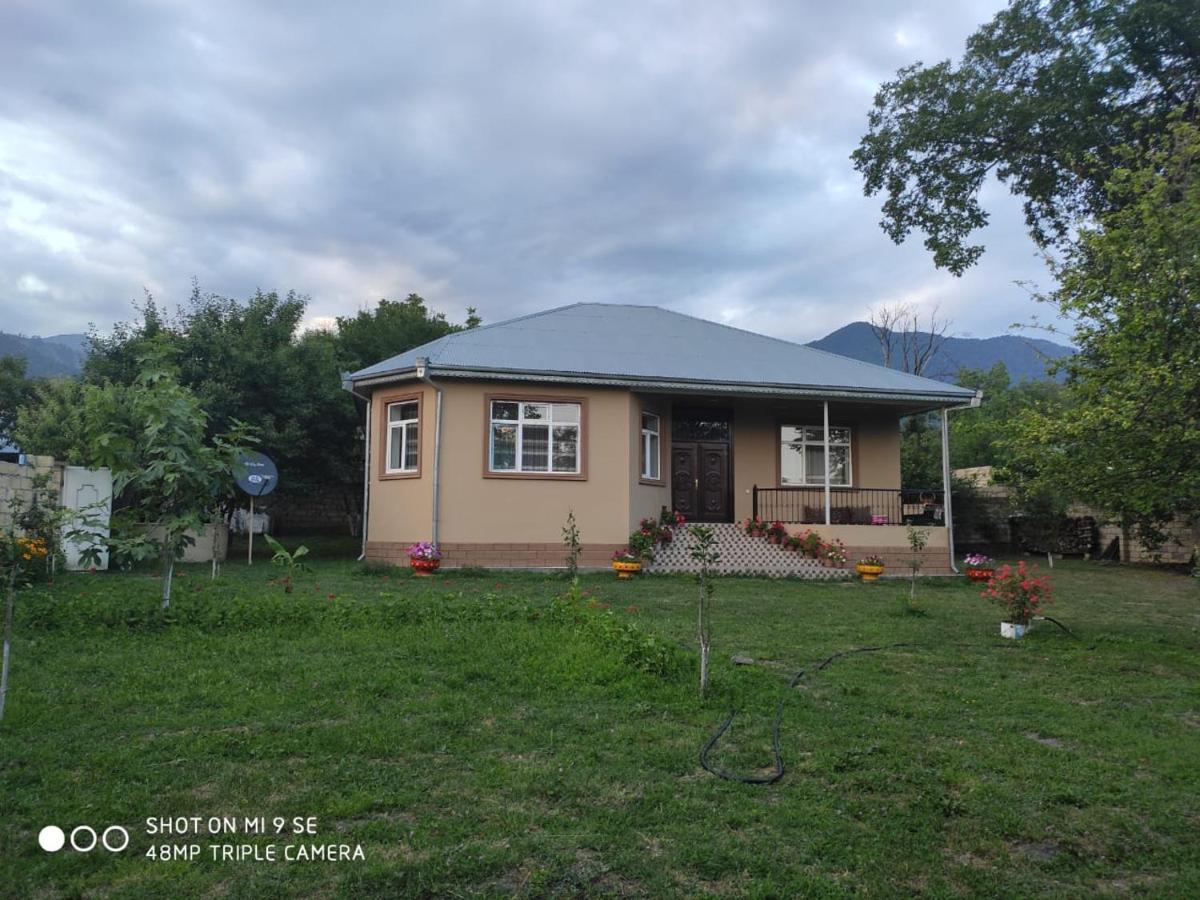 Villa In Qabala Exteriör bild
